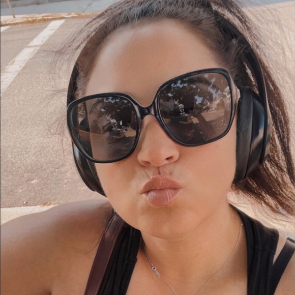 Meet your Posher, Melissa - Picture 9 of 9